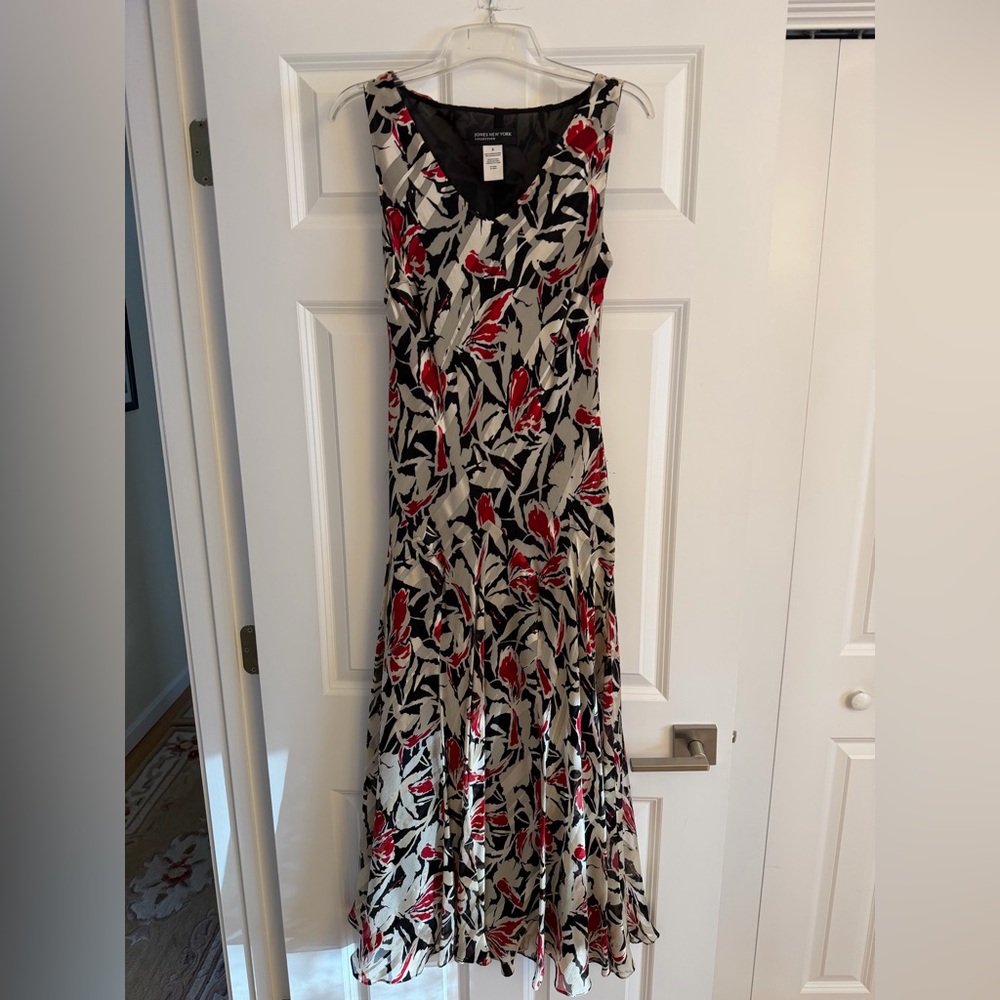 Jones New York Red and Black Floral Maxi Dress